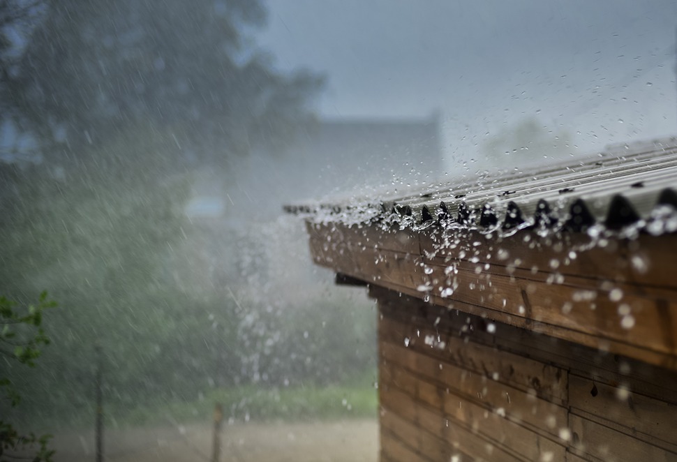 corrugated-metal-roof-types-rain